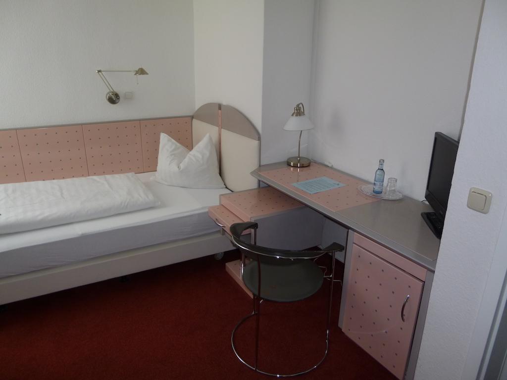Hotel Adler Грайфсвальд Номер фото